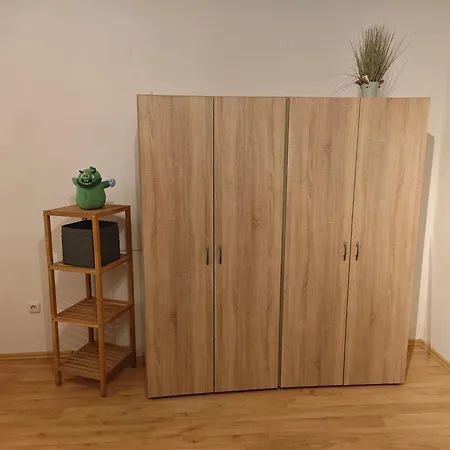 Apartment Work And Fuer 5 Personen 2 Schlafzimmer Grosse Wohnkueche, Bad Und Balkon Plettenberg