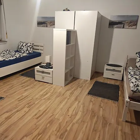 Work And Fuer 5 Personen 2 Schlafzimmer Grosse Wohnkueche, Bad Und Balkon * Plettenberg